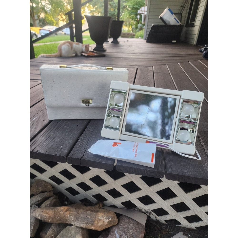 Vintage 1960s Underwriters Laboratories Lighted Table Vanity Mirror & Case HTF